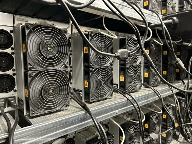 ASIC-Miner der Testfarm.