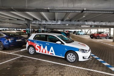 SMA AG – Elektromobilität im Parkhaus und Solarstrom vom Dach
